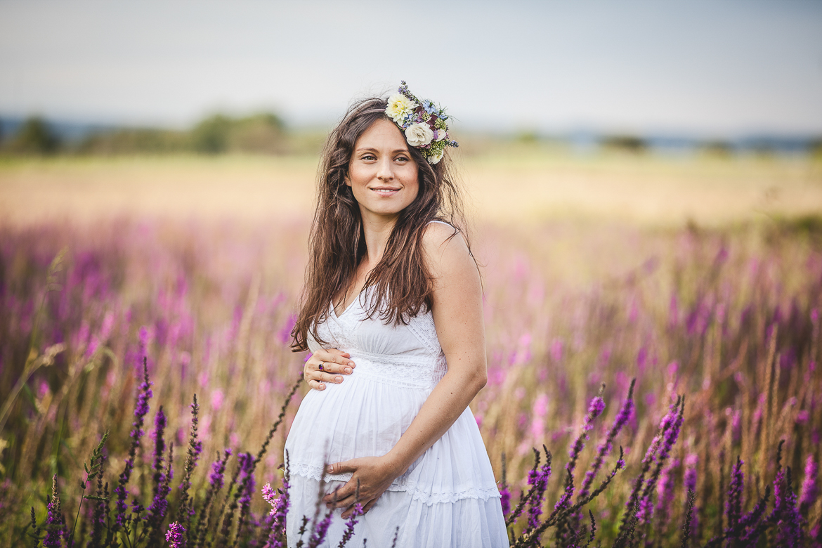 Frau mit Babybauch Freiburg.
