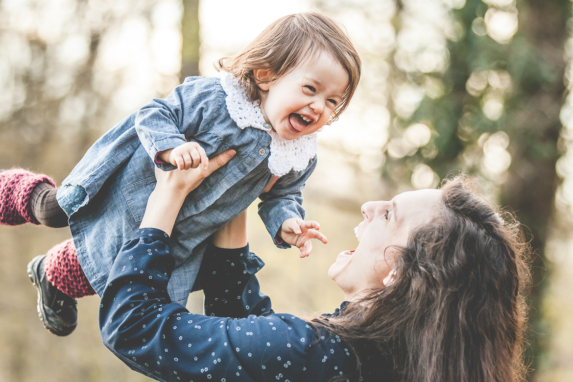 Familienfoto im Wald Freiburg.